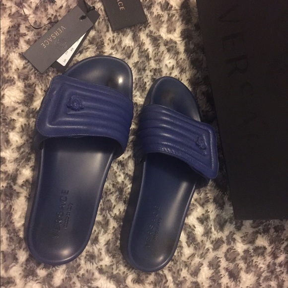 Authentic Versace Men’s Pool Slides - Picture 4 of 8